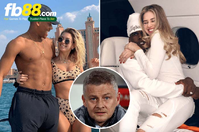 Solskjaer nhờ wags quản các cầu thủ