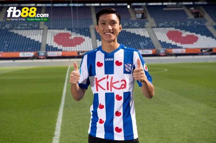 văn hậu được heenrenveen giữ lại