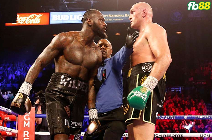 Tyson Fury với Deontay Wilder