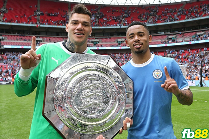 Ederson và Gabriel Jesus