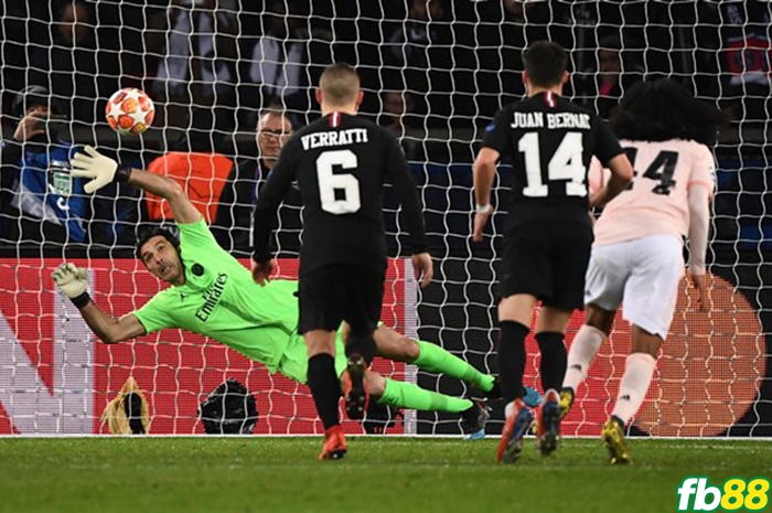 Man Utd chạm trán PSG