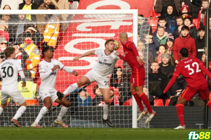 Fabinho, Alex Oxlade-Chamberlain và Takumi Minamino