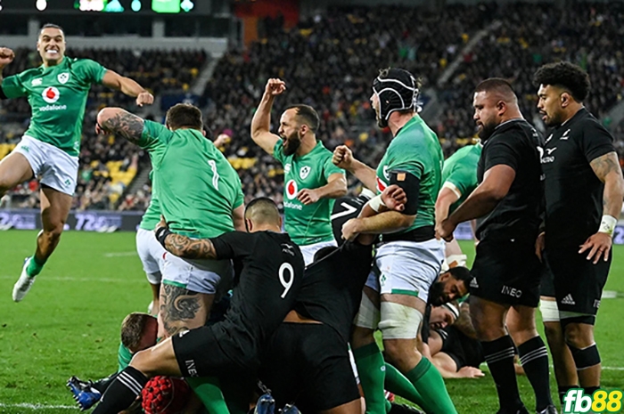 New Zealand 22-32 Ireland