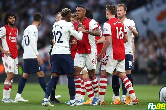 Arsenal đánh bại Tottenham 4-0